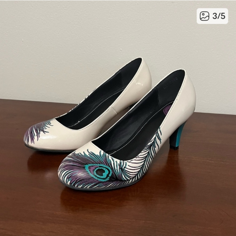 TUK Cream and Purple Heels with peacock feather design - Picture 3 of 5